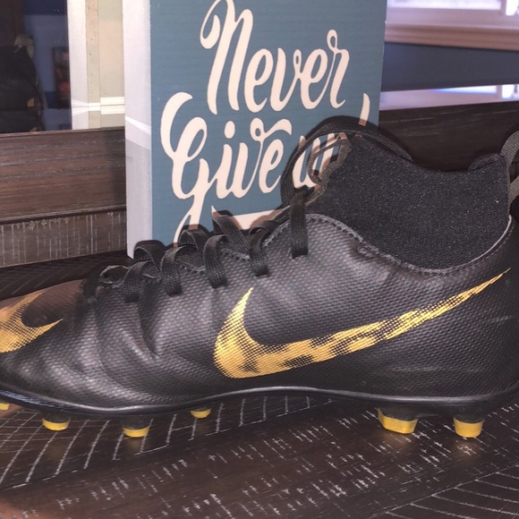 Boys soccer shoes - Picture 5 of 5